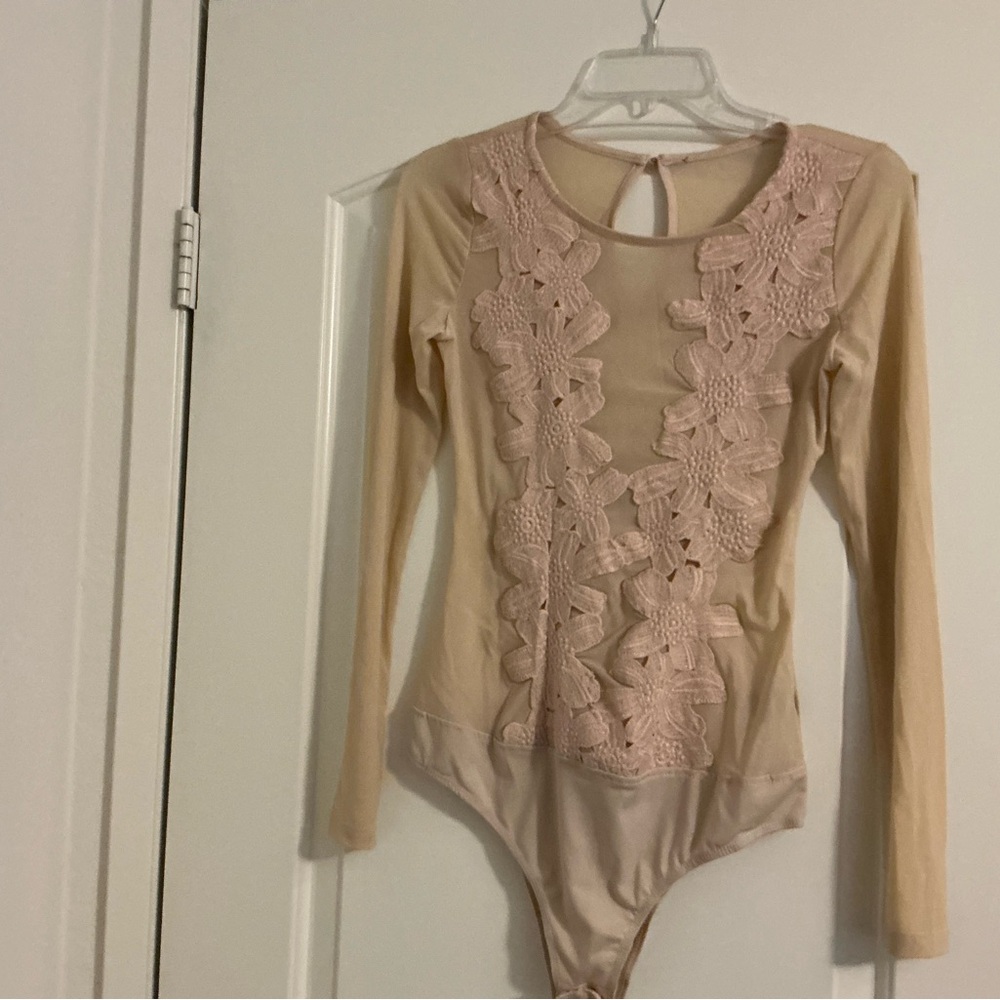 Lace Detail Long Sleeve Bodysuit